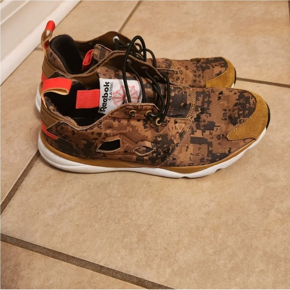 Reebok slip on sneakers - Picture 3 of 4